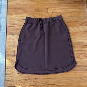 Light mauve lululemon skirt size 8